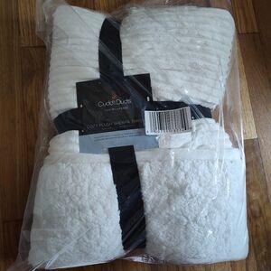 Cuddl Duds Cozy Plush Sherpa Throw Blanket